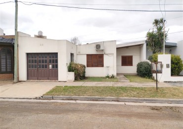 CASA DE 2 DORMITORIOS EN BARRIO OBRERO